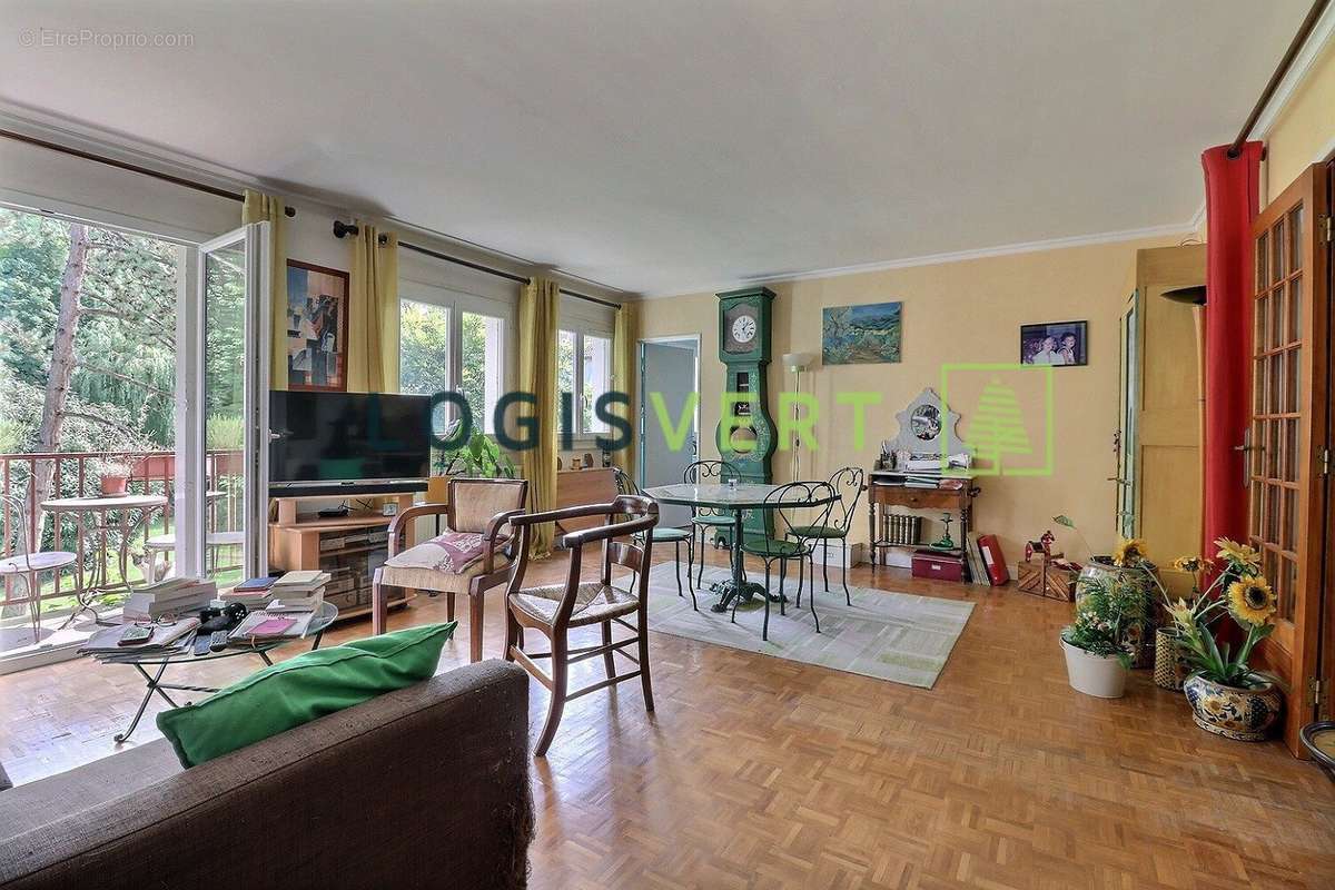 Appartement à BIEVRES