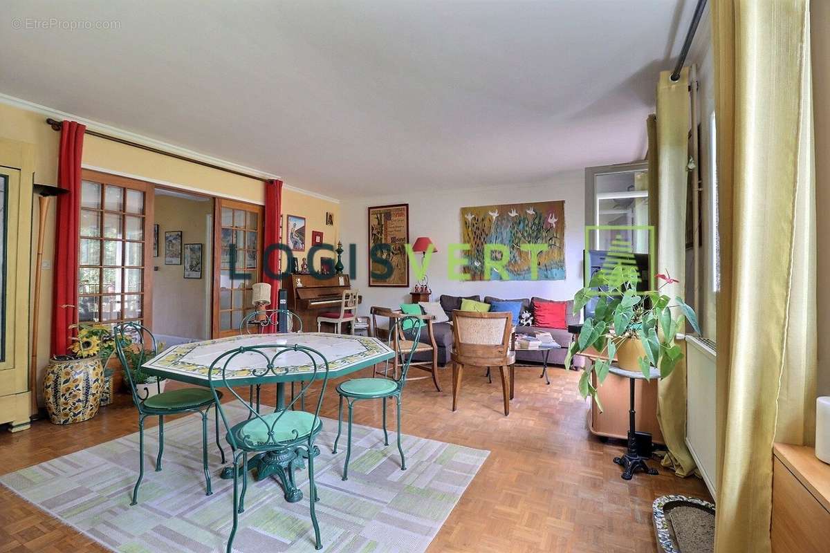 Appartement à BIEVRES