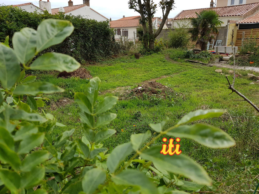 Terrain à CHATEAU-D&#039;OLONNE