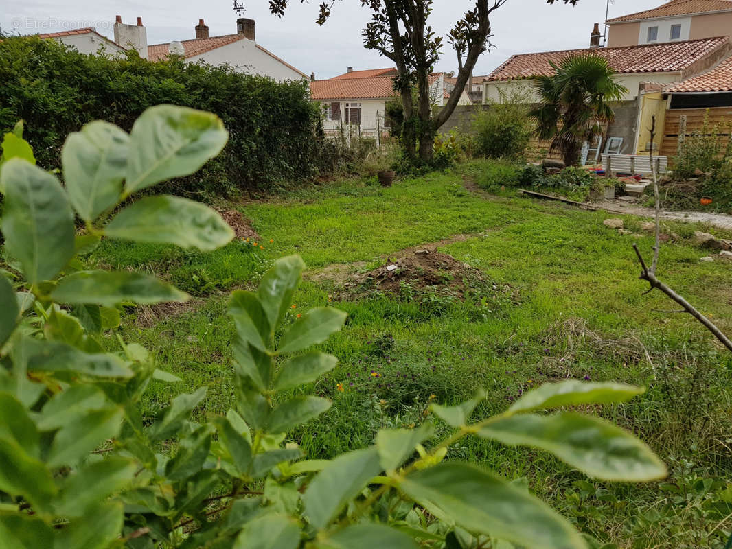 Terrain à CHATEAU-D&#039;OLONNE