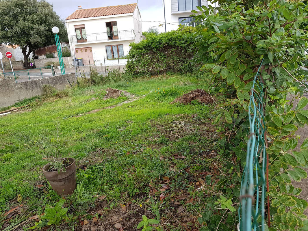 Terrain à CHATEAU-D&#039;OLONNE