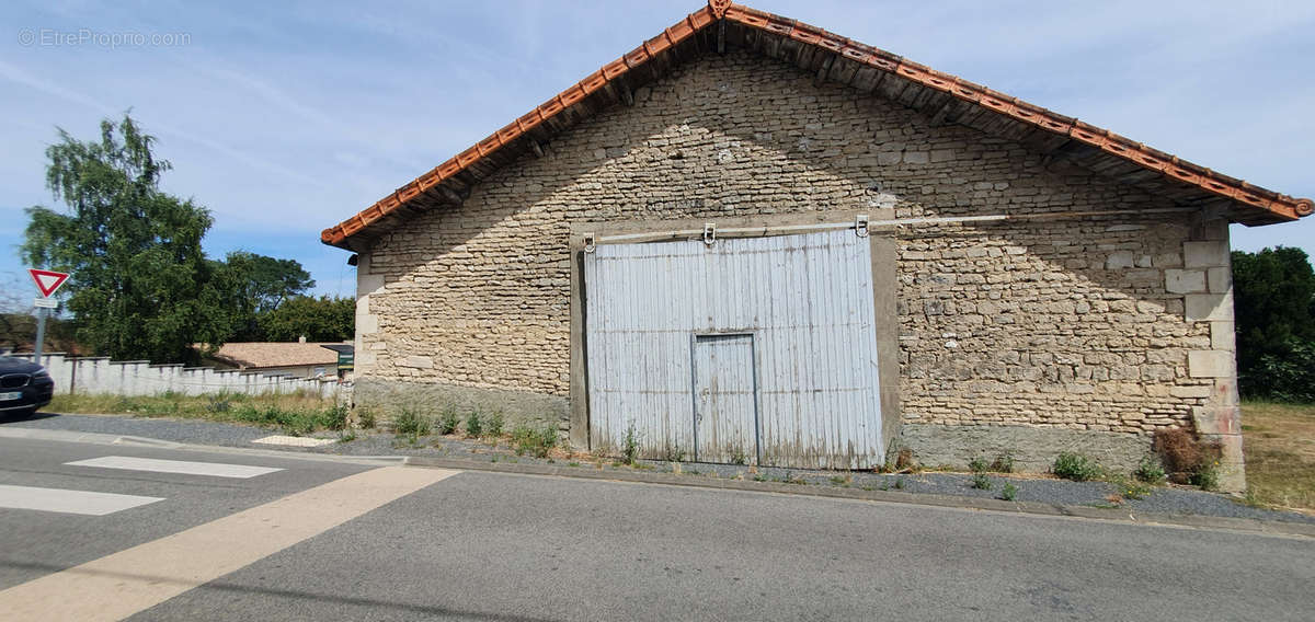 Maison à ASNIERES-SUR-NOUERE