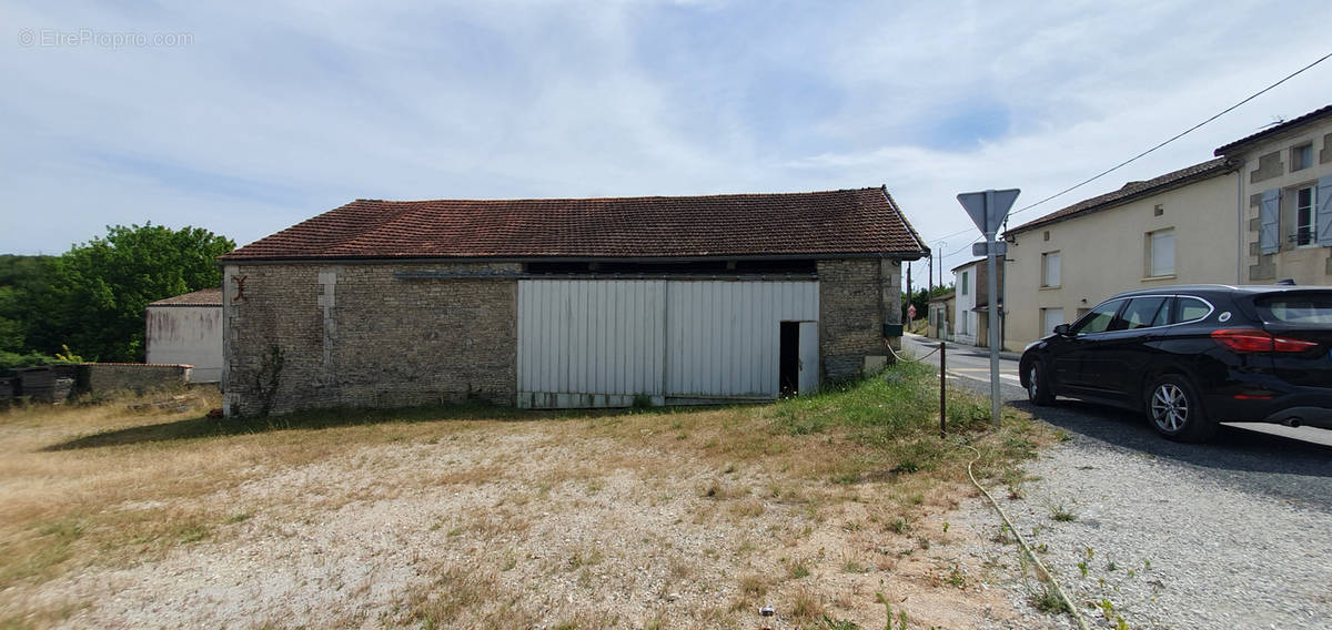 Maison à ASNIERES-SUR-NOUERE