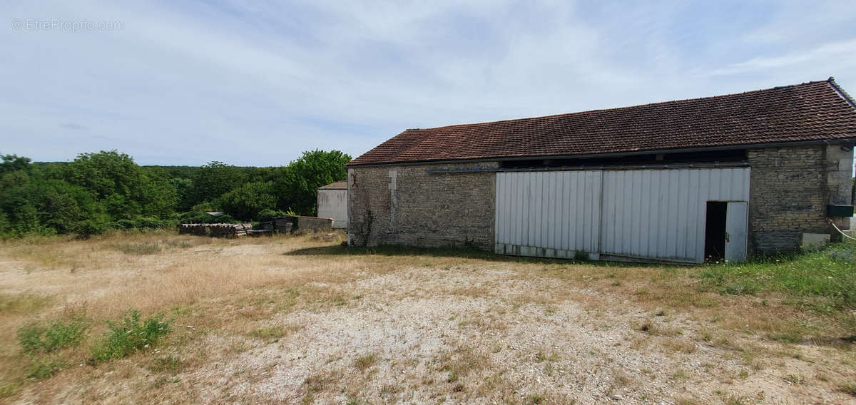 Maison à ASNIERES-SUR-NOUERE