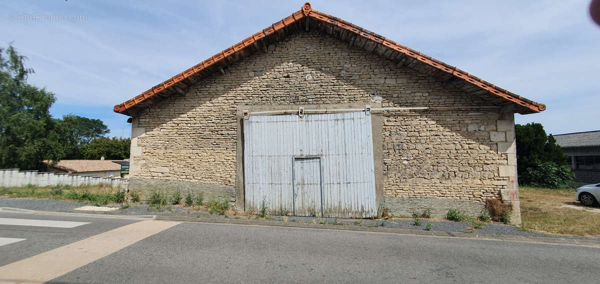 Maison à ASNIERES-SUR-NOUERE