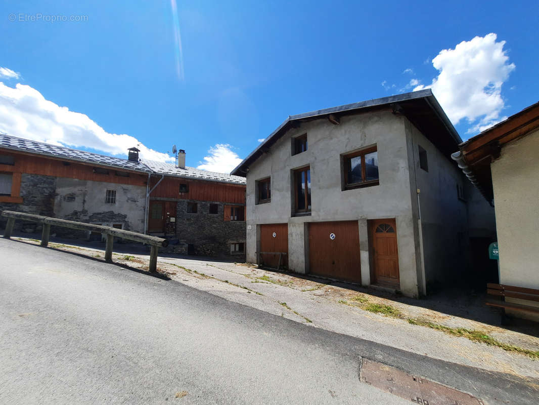 Maison à SAINT-MARTIN-DE-BELLEVILLE