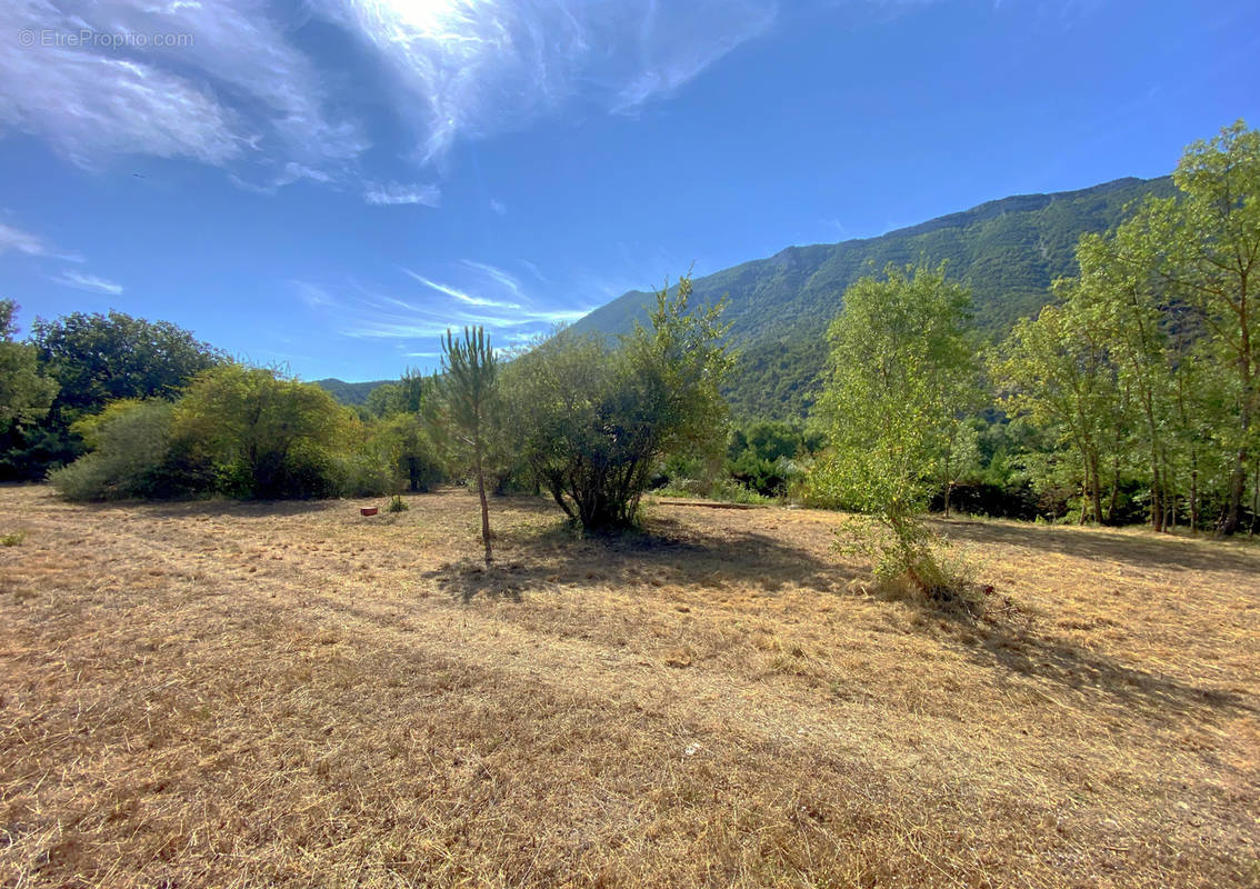 Terrain à BUIS-LES-BARONNIES