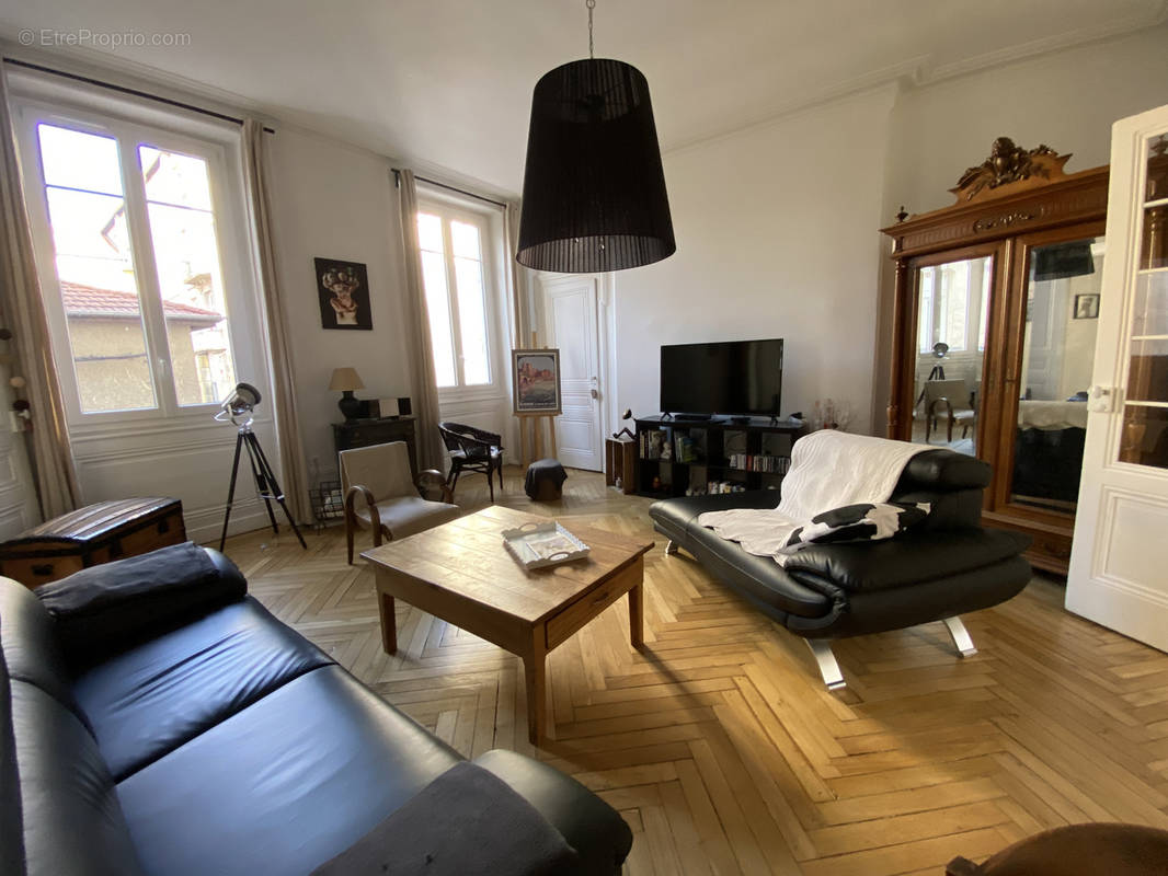 Appartement à SAINT-ETIENNE