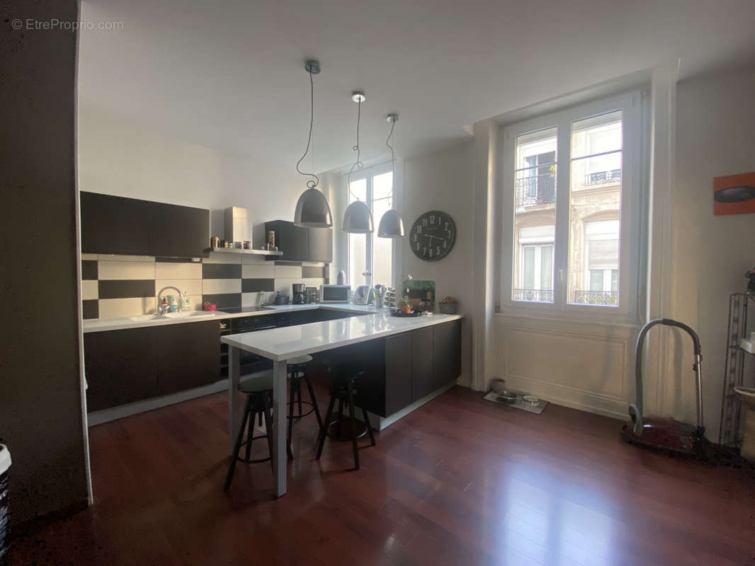 Appartement à SAINT-ETIENNE