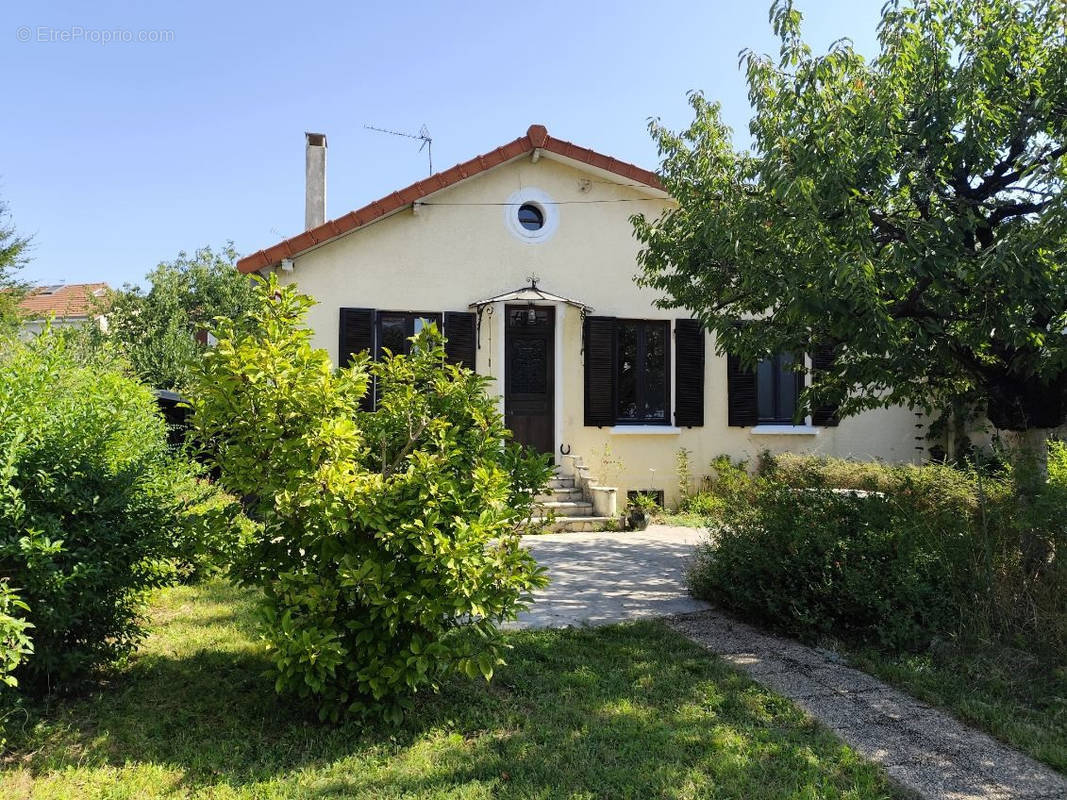 Maison à SAINT-MAUR-DES-FOSSES