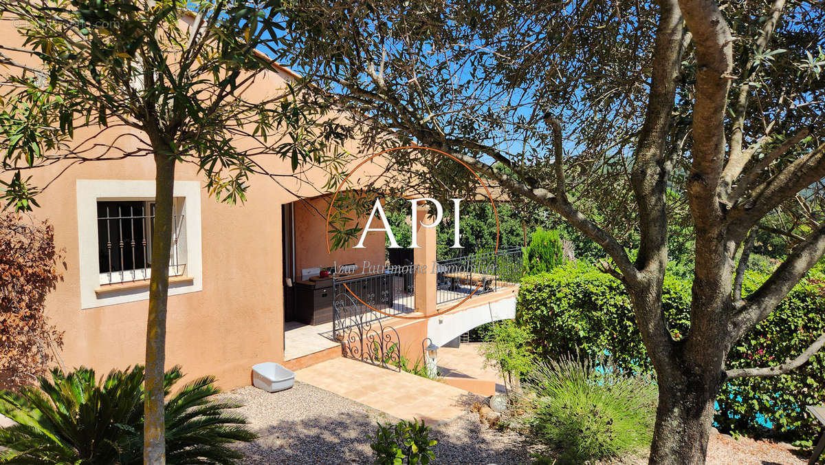 Maison à LES ADRETS-DE-L&#039;ESTEREL