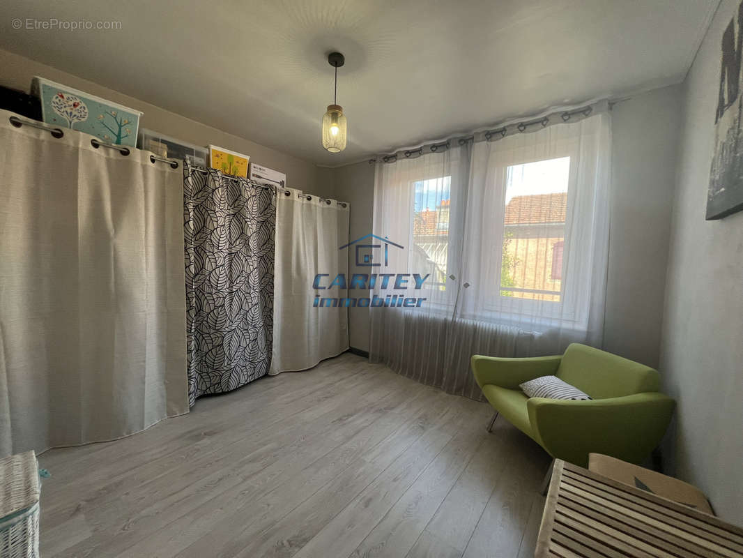 Appartement à LUXEUIL-LES-BAINS