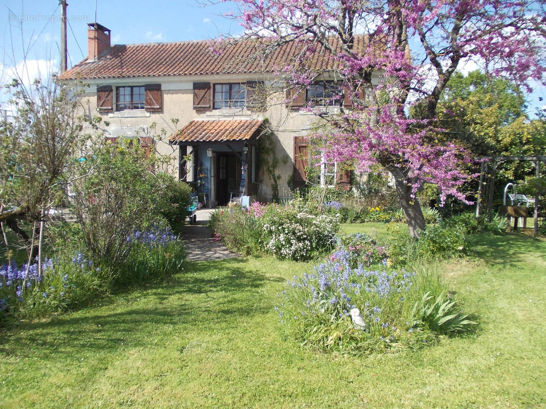 Maison à PARCOUL