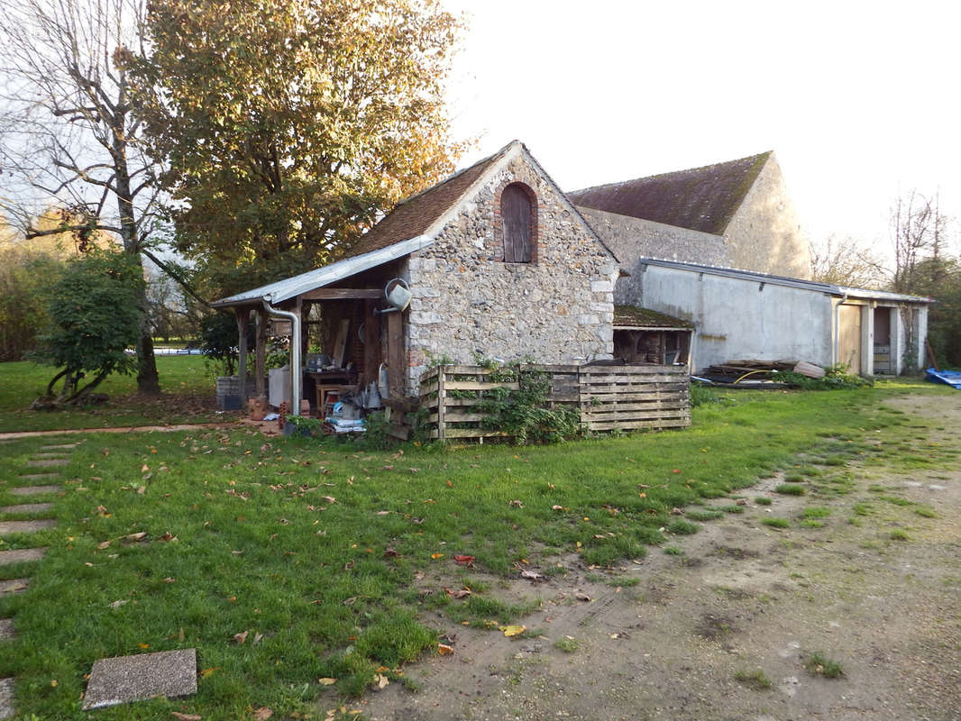 Maison à EGREVILLE