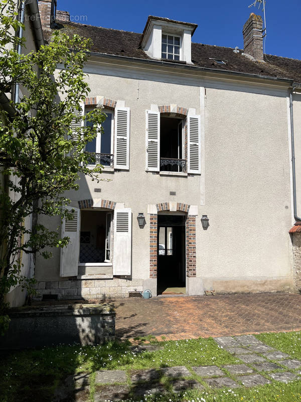 Maison à EGREVILLE