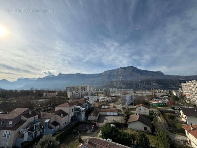 Appartement à LE PONT-DE-CLAIX