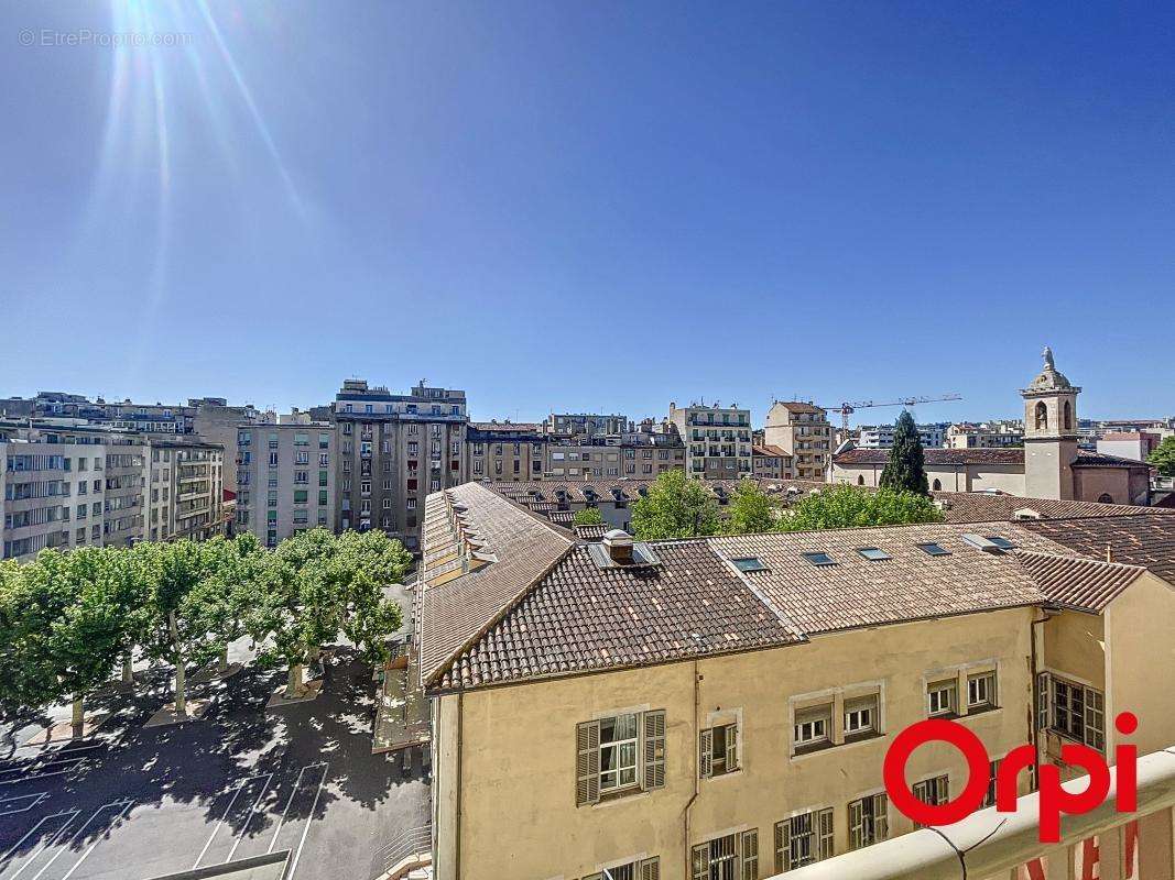 Appartement à MARSEILLE-4E