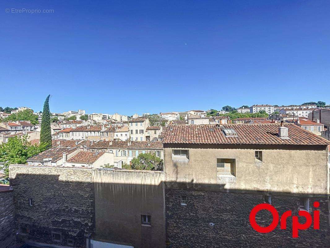 Appartement à MARSEILLE-4E