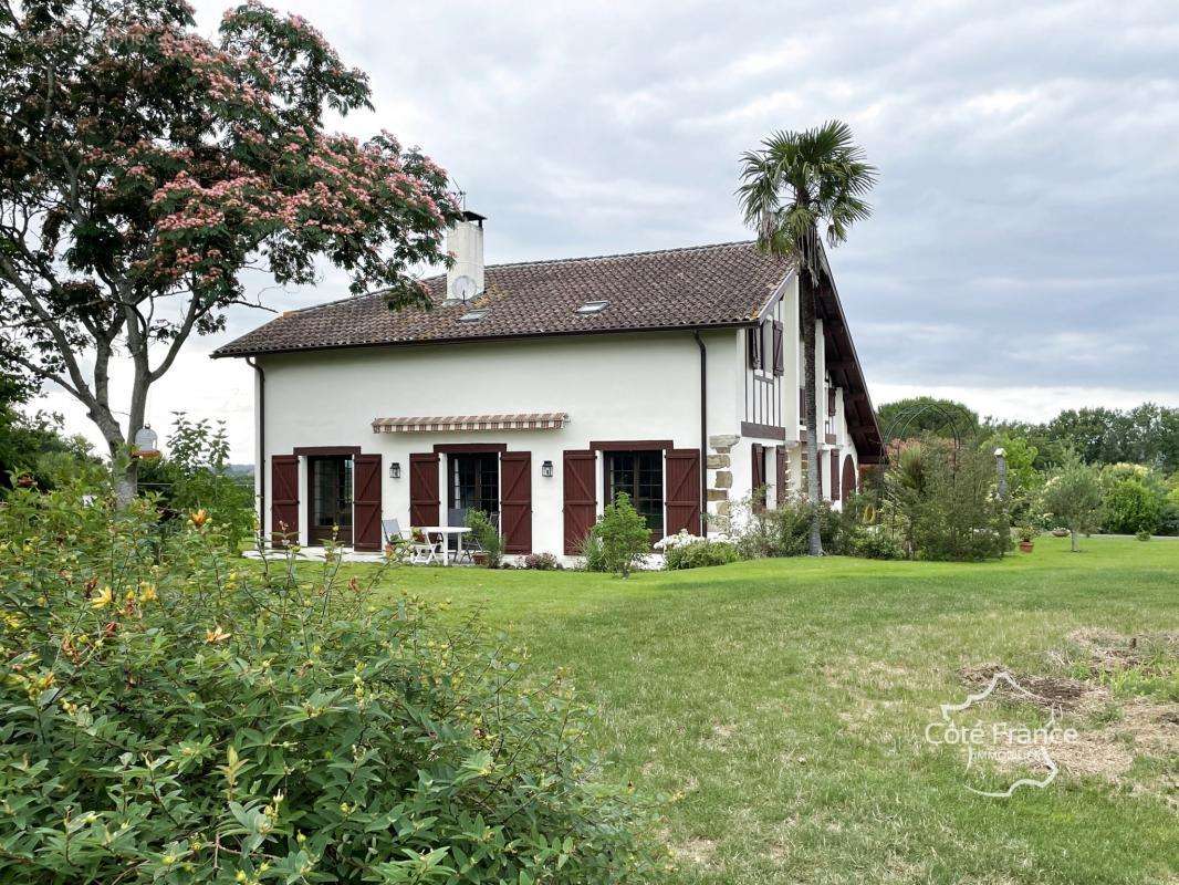 Maison à SALIES-DE-BEARN