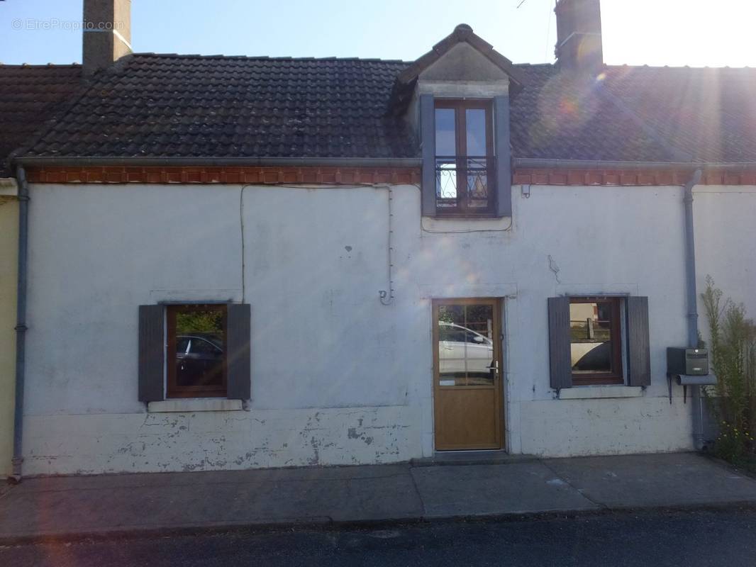 Maison à BESSAIS-LE-FROMENTAL