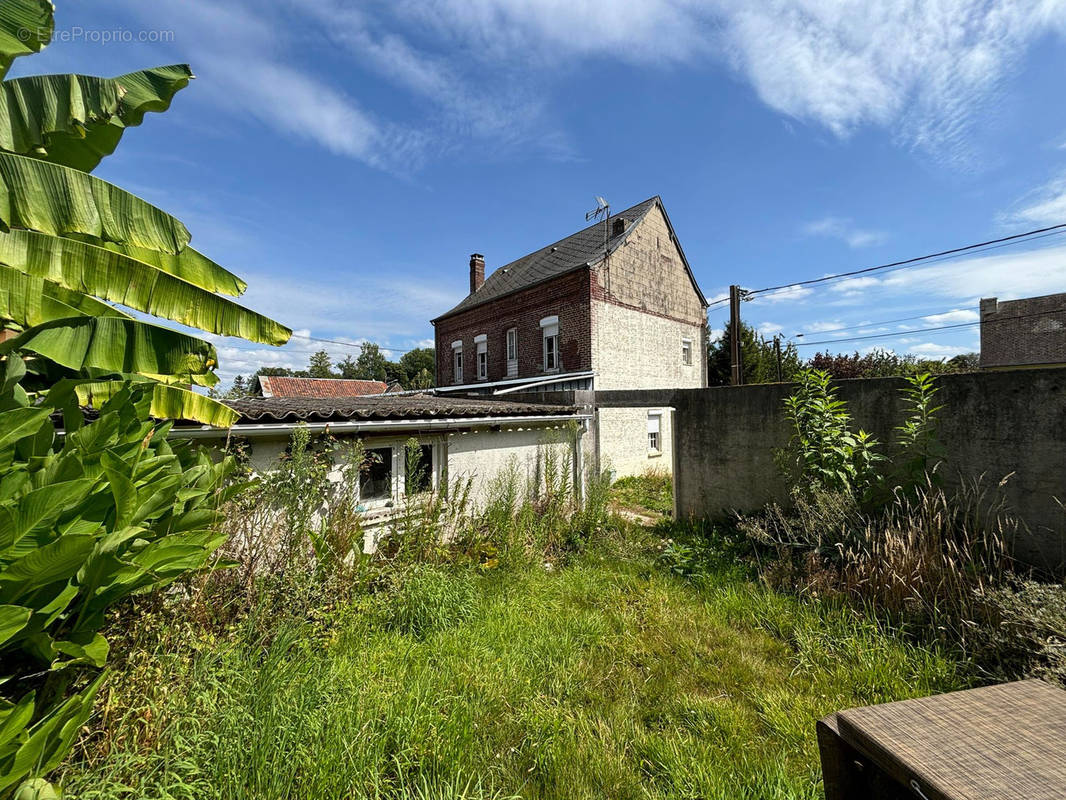 Maison à FEUQUIERES-EN-VIMEU