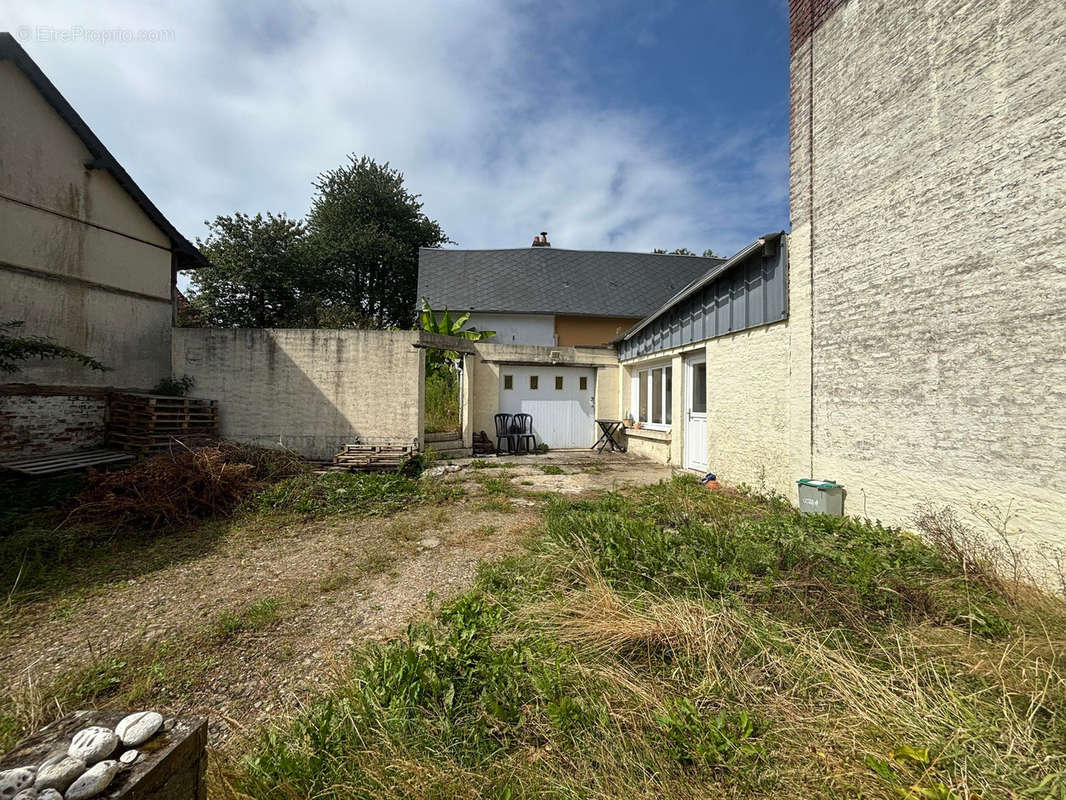 Maison à FEUQUIERES-EN-VIMEU