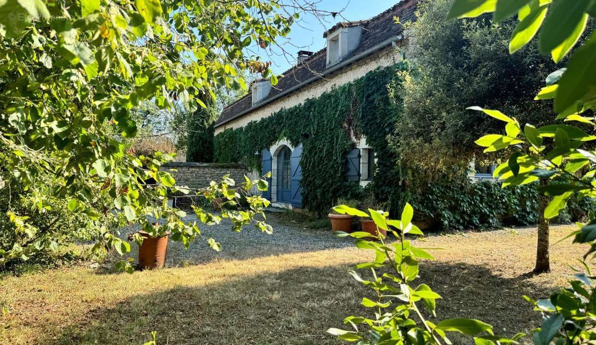 Maison à LIMOGNE-EN-QUERCY