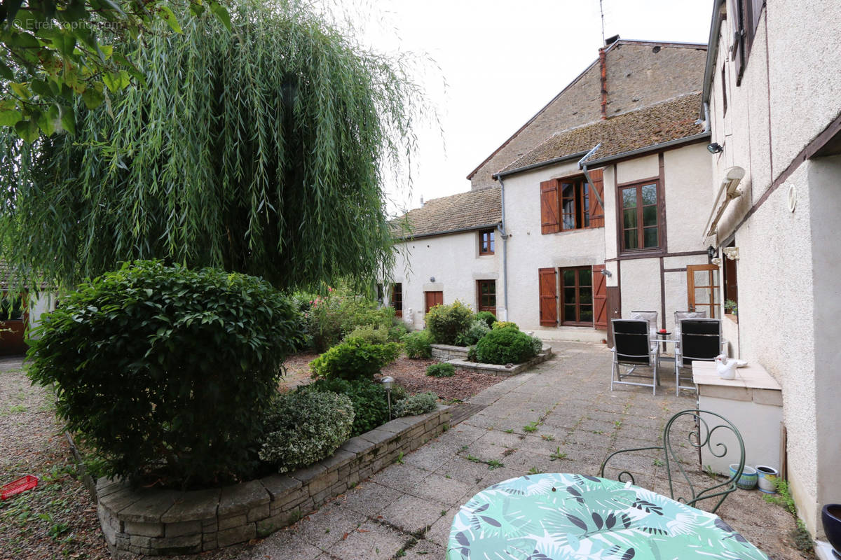 Maison à NOLAY