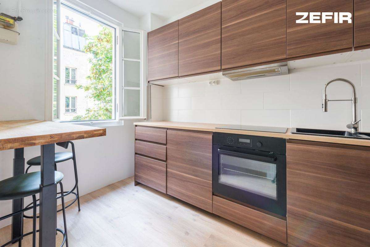 Appartement à PARIS-17E