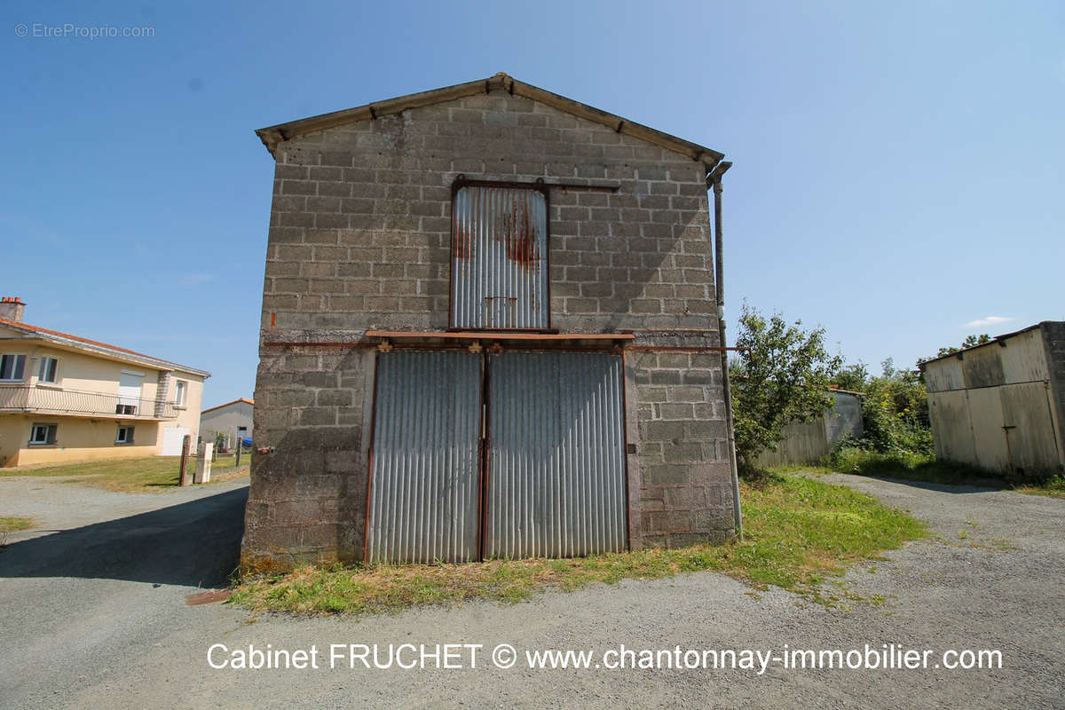 Maison à CHAVAGNES-LES-REDOUX