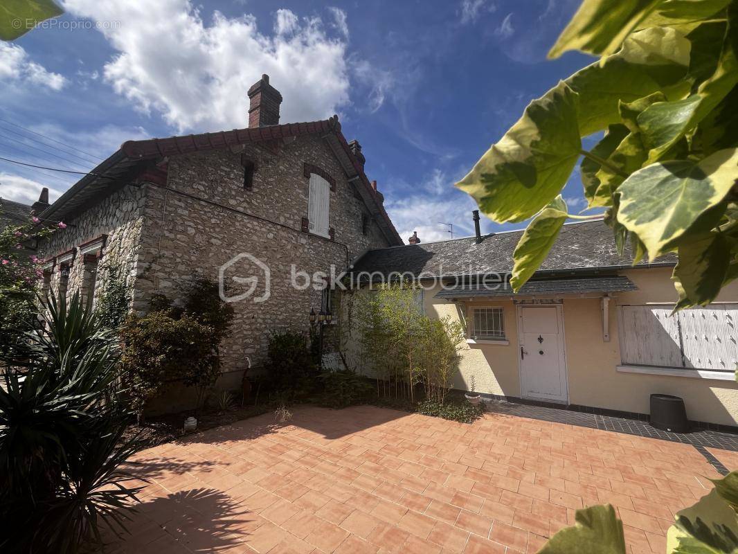 Maison à CHALETTE-SUR-LOING