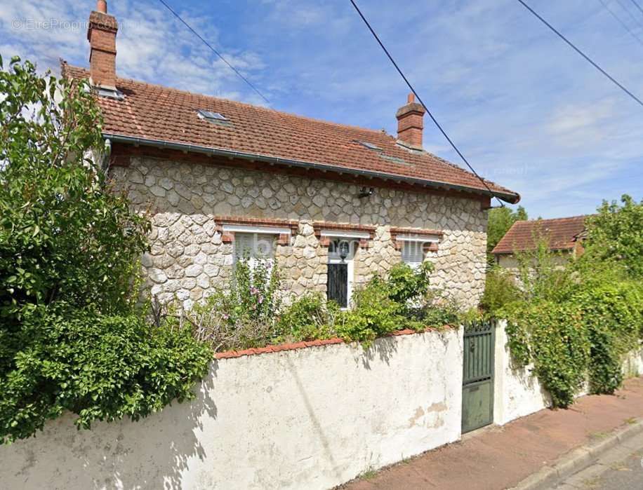 Maison à CHALETTE-SUR-LOING