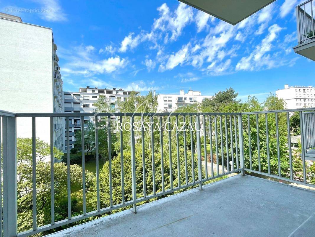 Appartement à COURBEVOIE