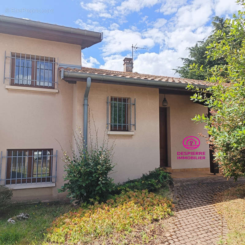 Maison à LE PEAGE-DE-ROUSSILLON