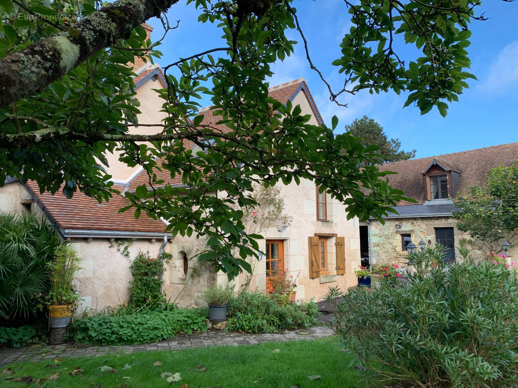 Maison à SAINT-OUEN-LES-VIGNES