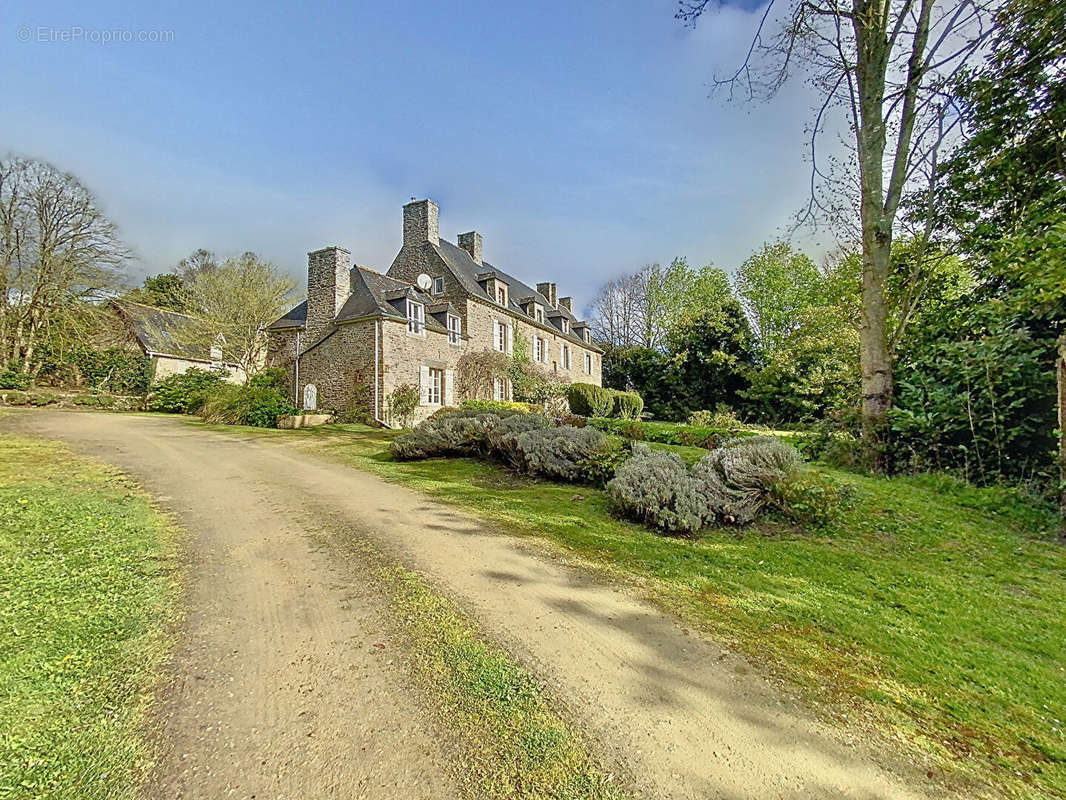 Maison à PLOUER-SUR-RANCE