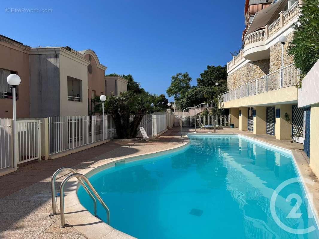 Appartement à ROQUEBRUNE-CAP-MARTIN