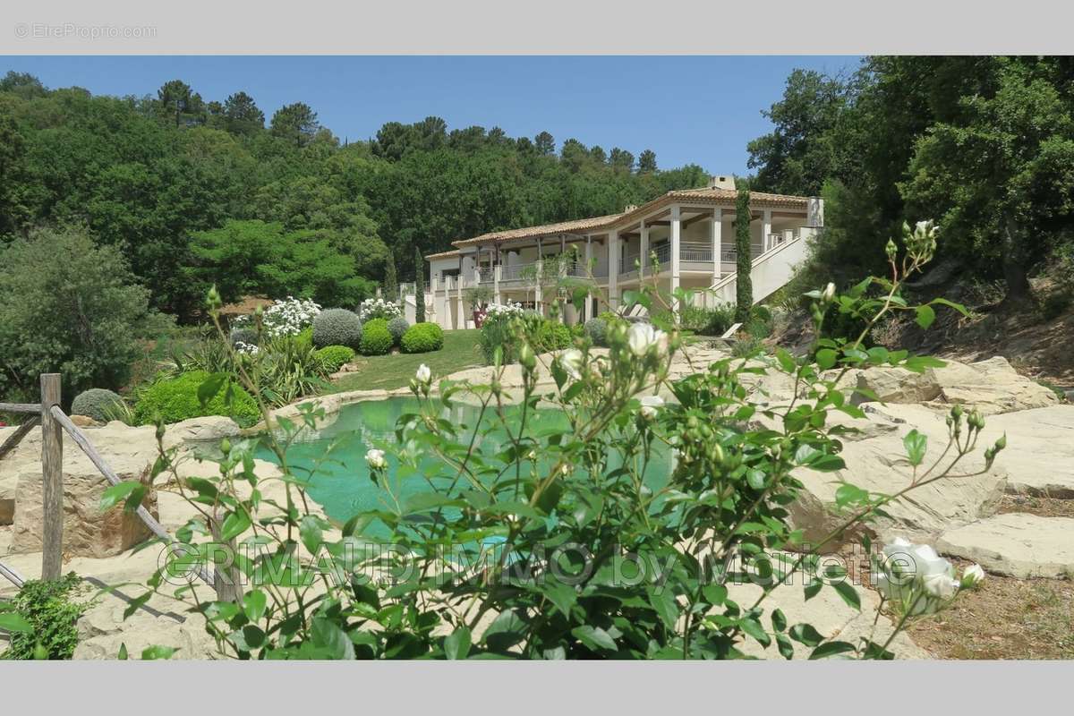 Maison à LA GARDE-FREINET