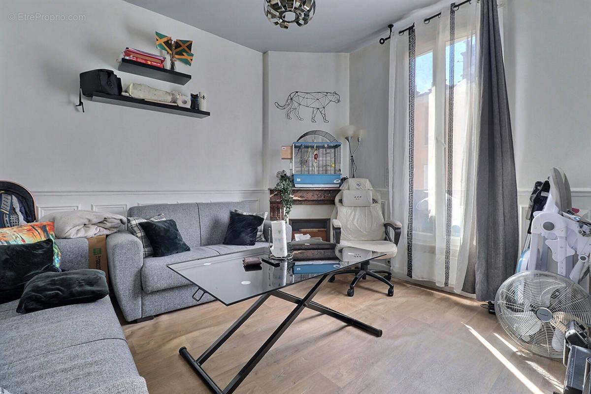 Appartement à AUBERVILLIERS