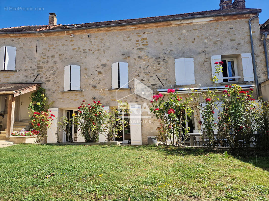 Maison à CONDECOURT