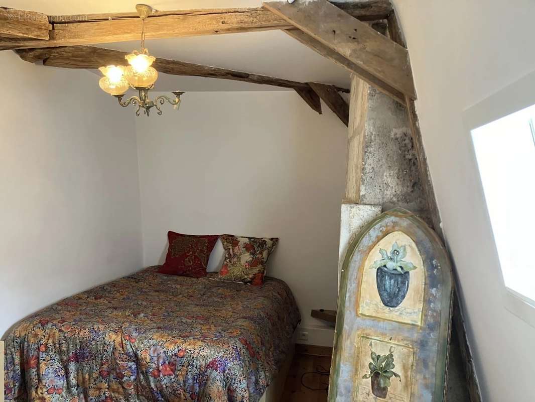 Appartement à CHARRAS