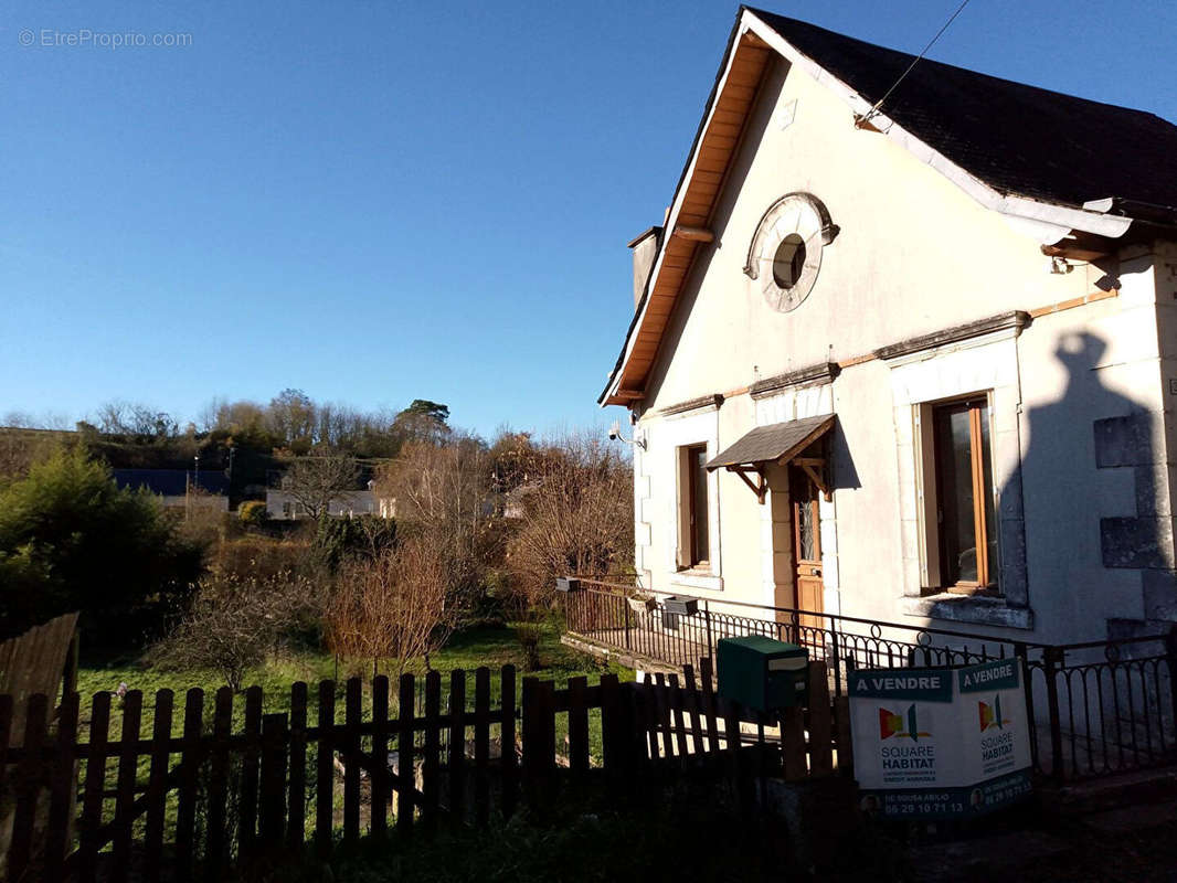 Maison à VILLAINES-LES-ROCHERS