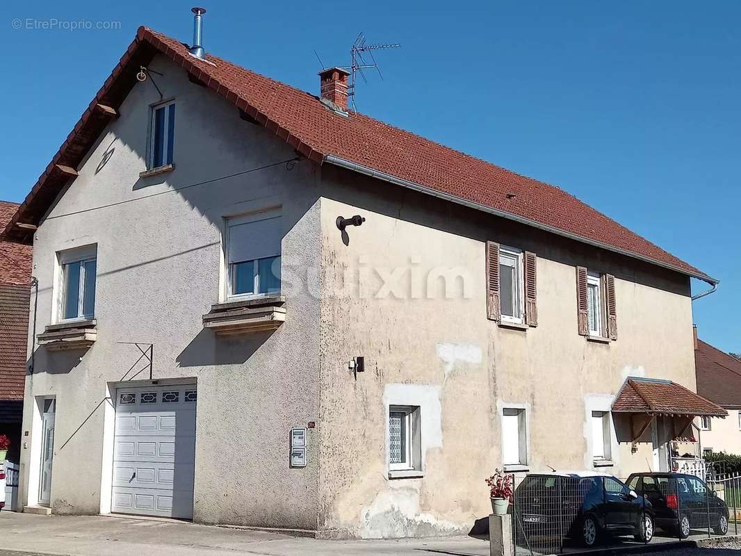 Maison à VERS-EN-MONTAGNE