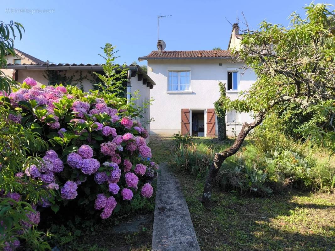 Maison à SAINT-JUNIEN