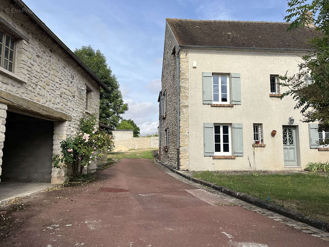 Maison à PONTOISE