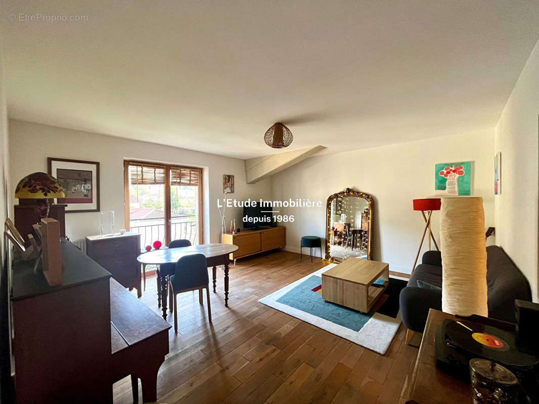 Appartement à FLEURIEU-SUR-SAONE