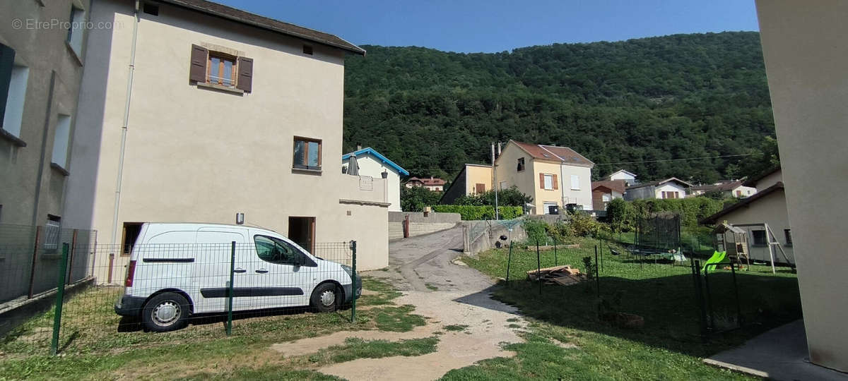 Maison à SAINT-GEORGES-DE-COMMIERS