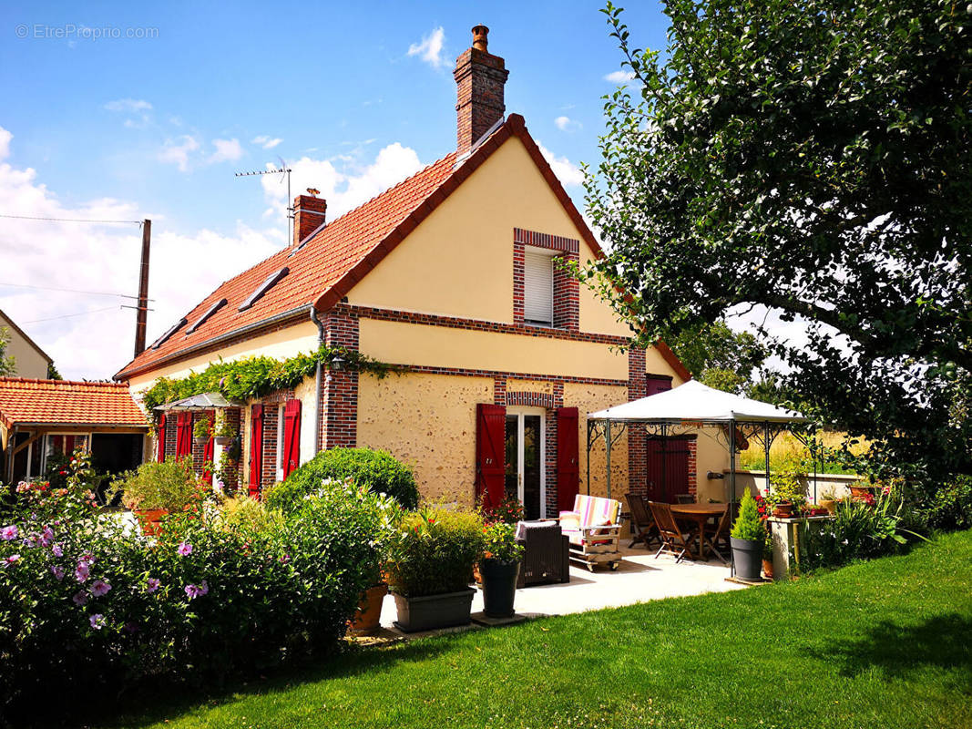 Maison à COURVILLE-SUR-EURE