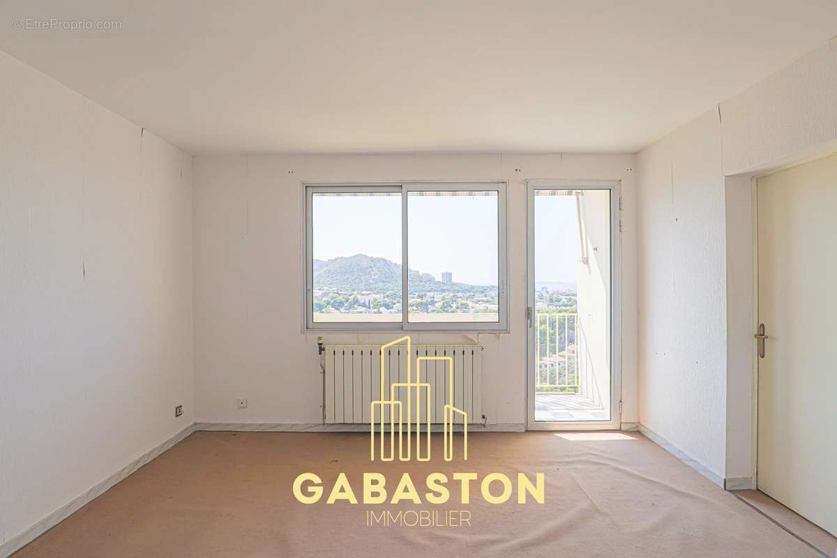 Appartement à MARSEILLE-9E