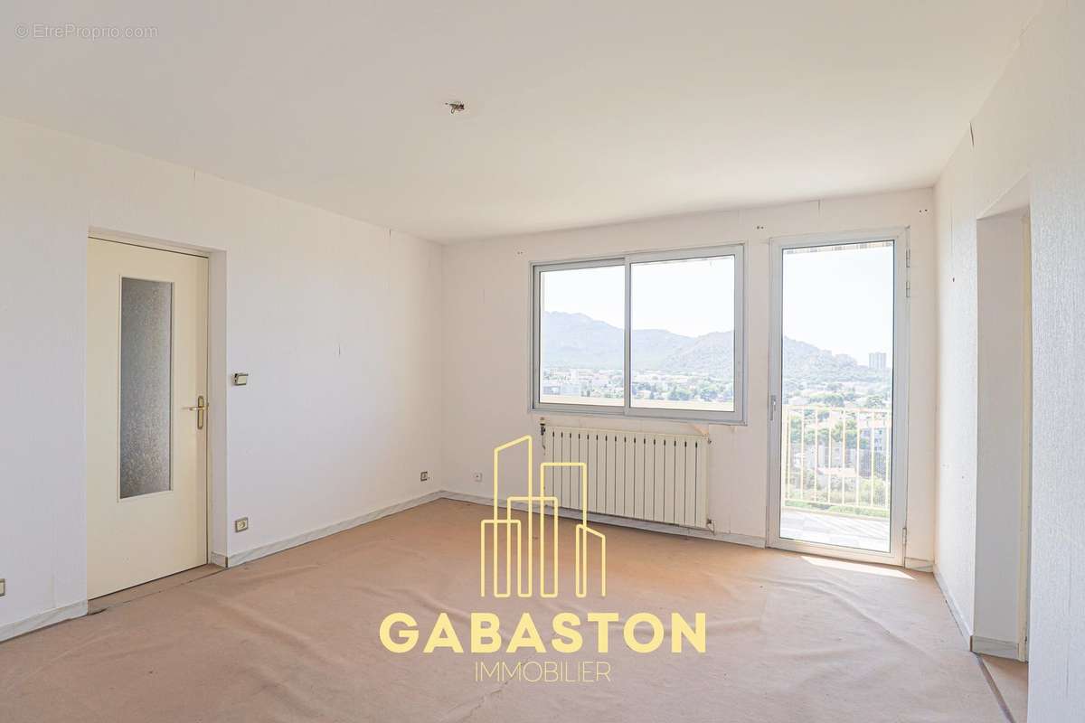 Appartement à MARSEILLE-9E